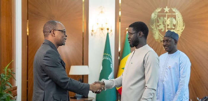 Dakar: le Président Diomaye Faye reçoit une délégation de la conférence des ministres de l’OMVG