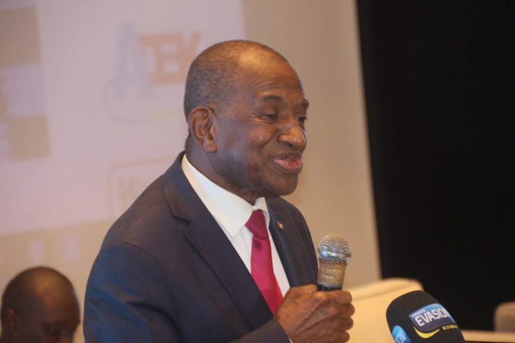 Vernissage d’un Livre : COMPRENDRE POUR AGIR AVEC MESURE ET DETERMINATION DE KABINET KOMARA