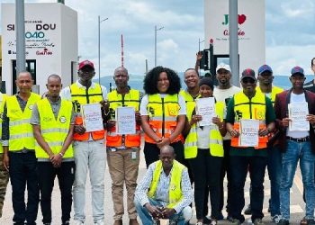 Vulgarisation du projet de Constitution: au pont à péage GMD, le DG du FER et son personnel se mobilisent pour sensibiliser les usagers