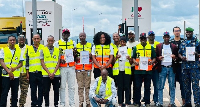 Vulgarisation du projet de Constitution: au pont à péage GMD, le DG du FER et son personnel se mobilisent pour sensibiliser les usagers