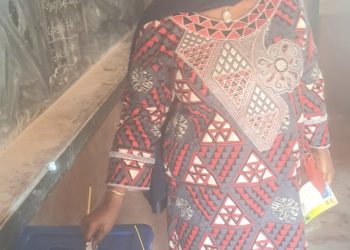 Présidentielle à Koundara : l’ancienne ministre Hadja Fatoumata Binta Diallo vote et lance un appel