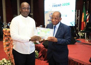 L’ancien Premier ministre Kabiné Komara célébré au Forum régional de l’eau de l’Afrique de l’Ouest à Abidjan