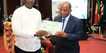 L’ancien Premier ministre Kabiné Komara célébré au Forum régional de l’eau de l’Afrique de l’Ouest à Abidjan